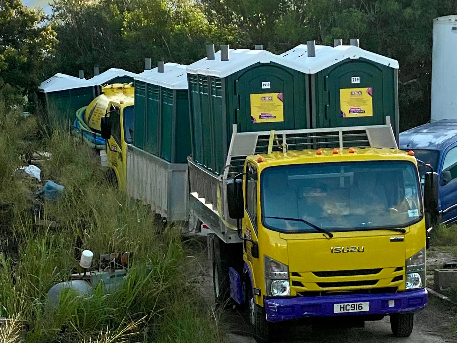portable-toilet-construction-site